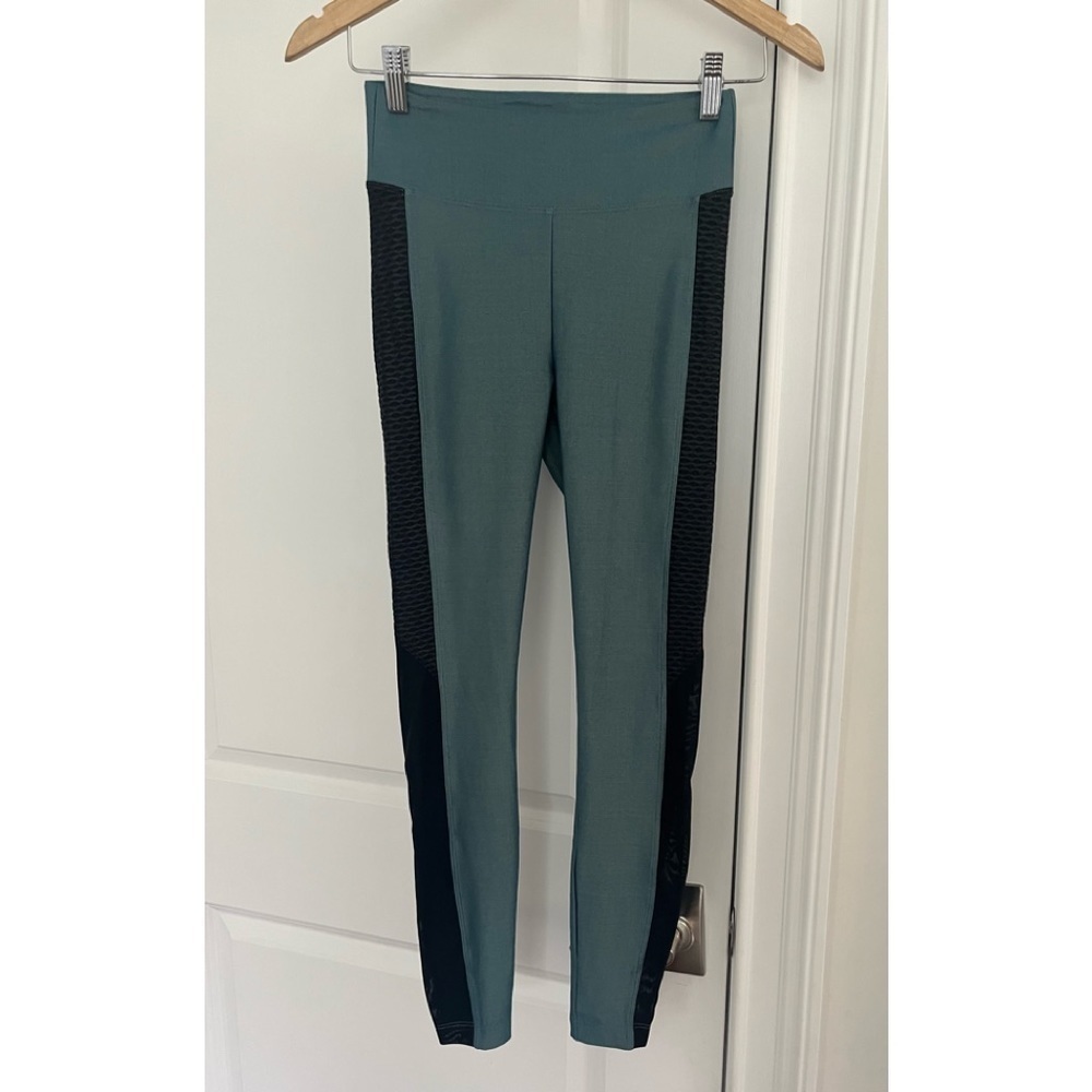 Koral Dynamic Duo High Rise Leggings sz. S blue/black mesh bottom NWOT
